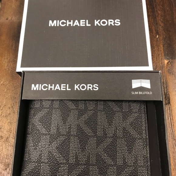 Michael Kors slim wallet❤️ Jet Set - Picture 1 of 7